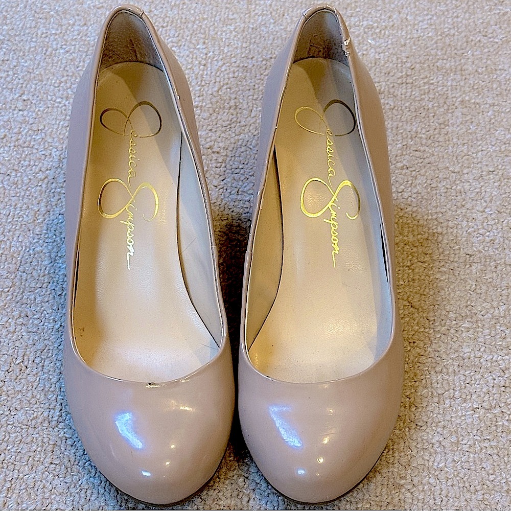 Jessica Simpson Tan Nude Wedge Heels - size 8 - Classic Style READ DESCRIPTION - Picture 2 of 15
